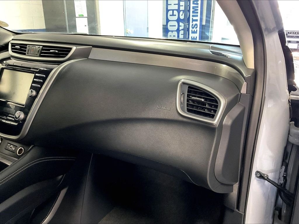 Used 2024 Gray Nissan SV image 13