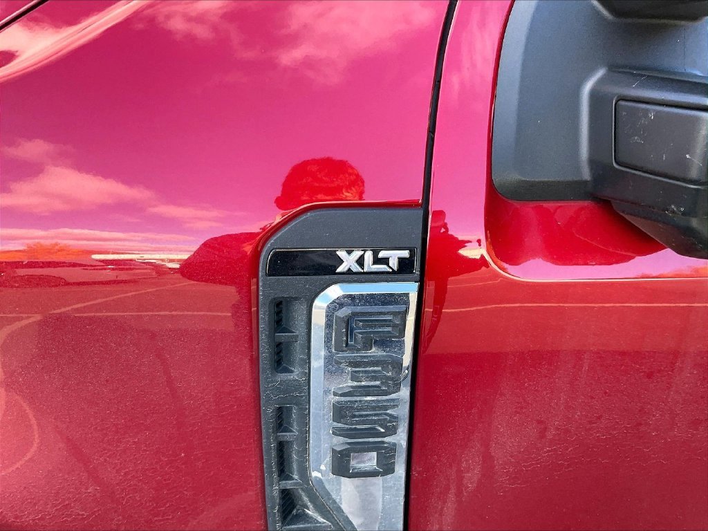 Used 2023 Red Metallic Ford XLT image 7