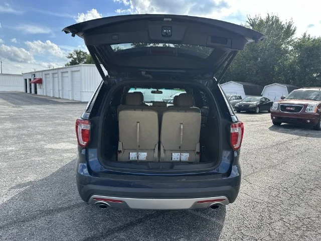 Used 2017 Blue Ford XLT image 29