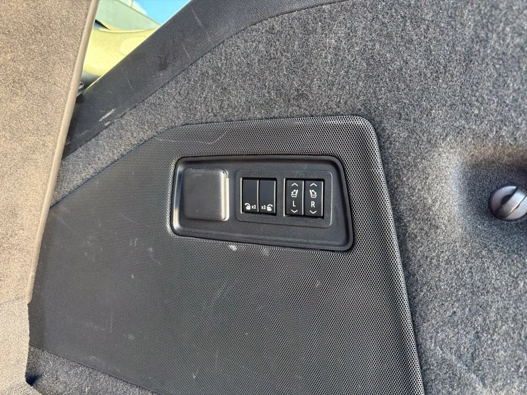 Used 2022 Black Cadillac Sport Platinum image 12