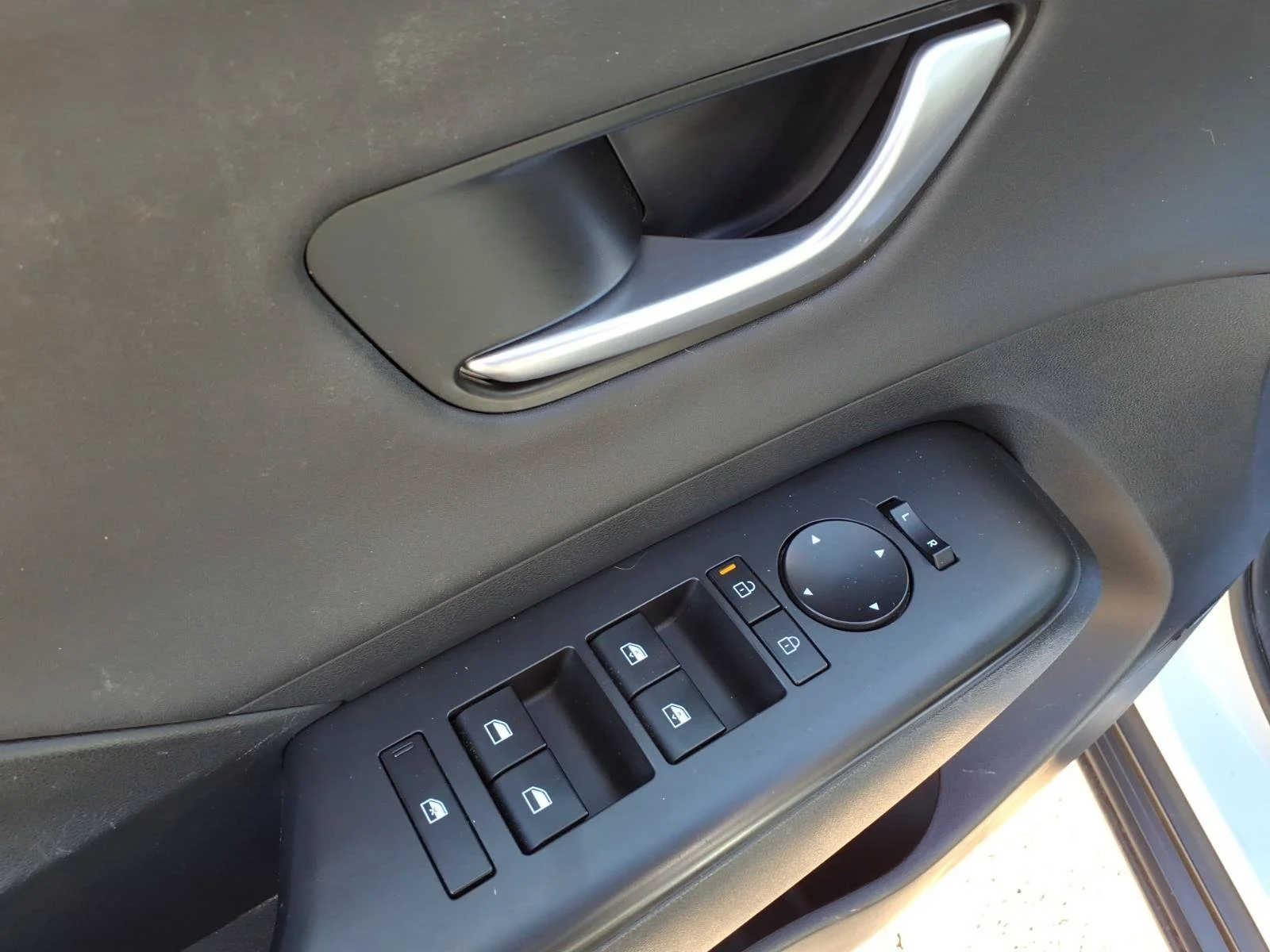 Certified Used 2025 Atlas White Hyundai Limited image 12
