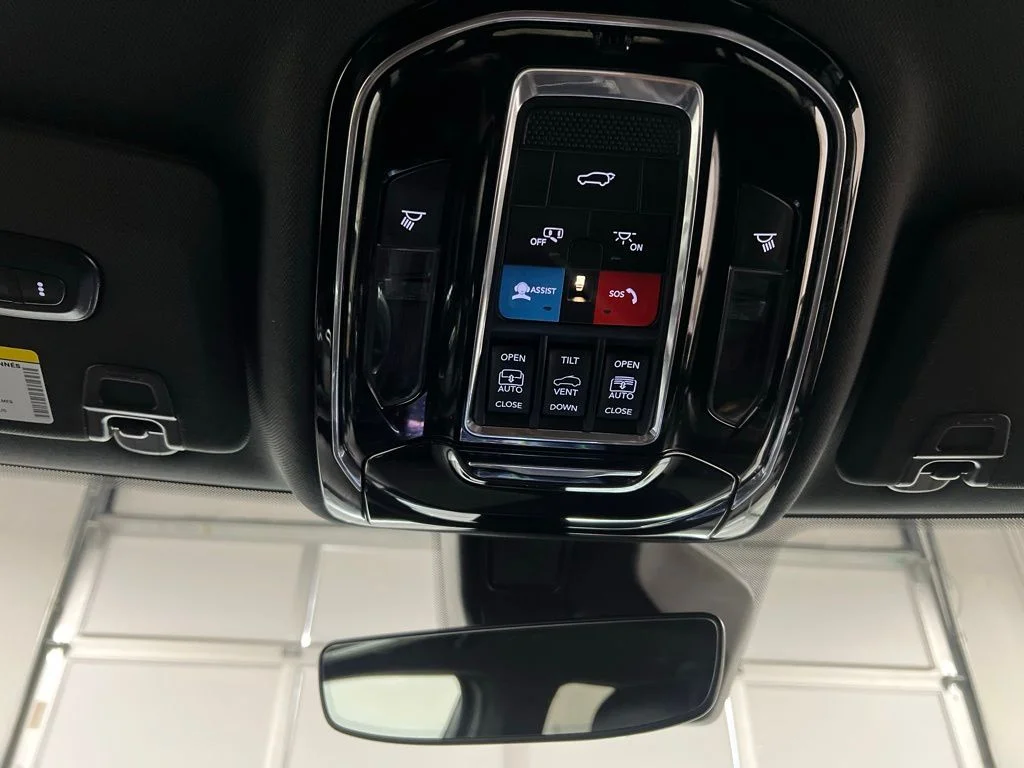 2023 Jeep Grand Cherokee Overland - Photo 49