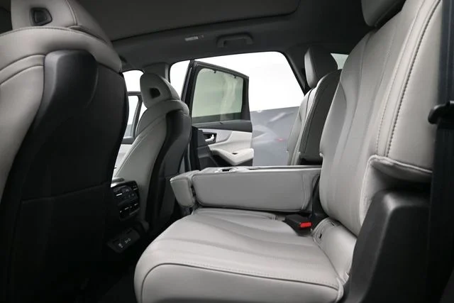 Used 2024  Acura Technology image 17