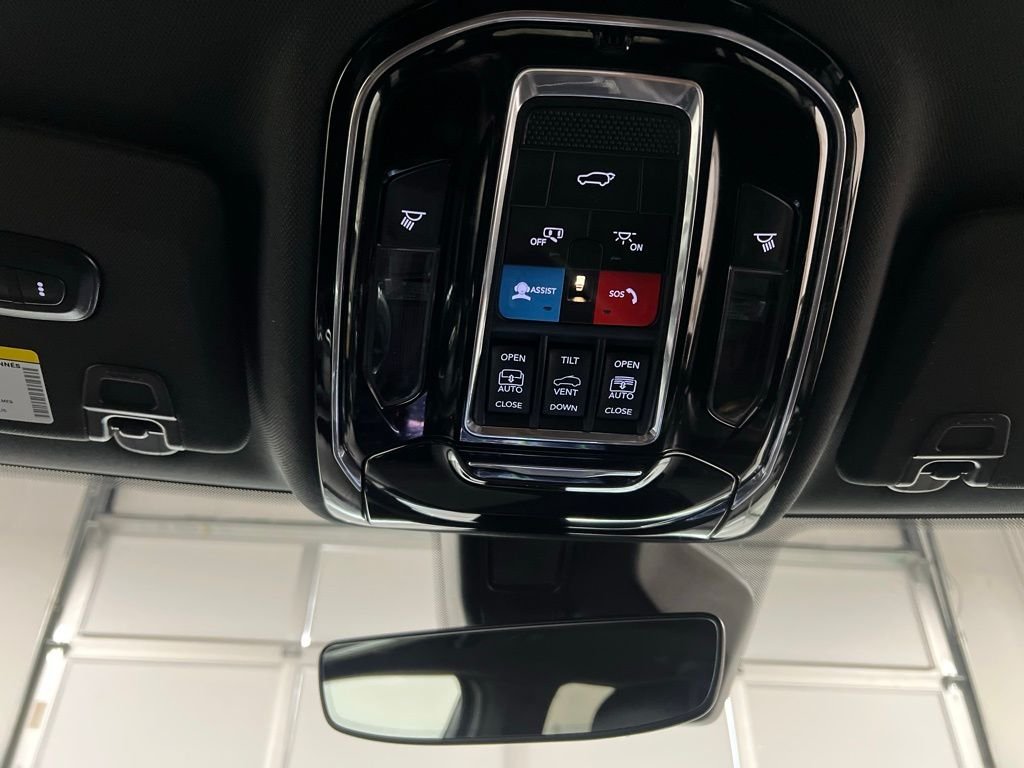 2023 Jeep Grand Cherokee Overland - Photo 49