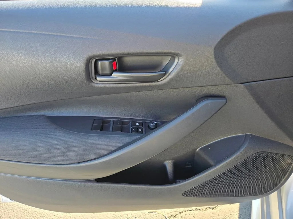 Used 2024 Classic Silver Me Toyota LE image 17