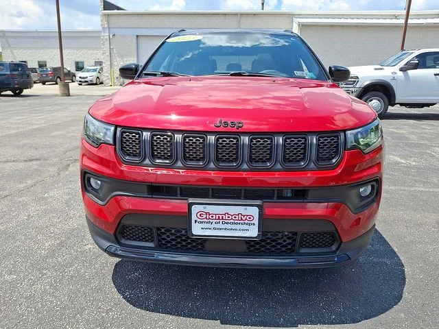 Used 2023 Red Jeep Latitude image 3