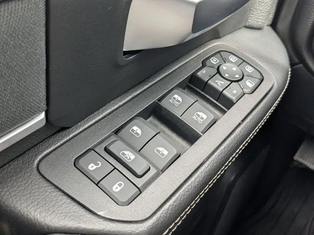 New 2026 Silver-Zynith Exterior Paint RAM Big Horn image 20
