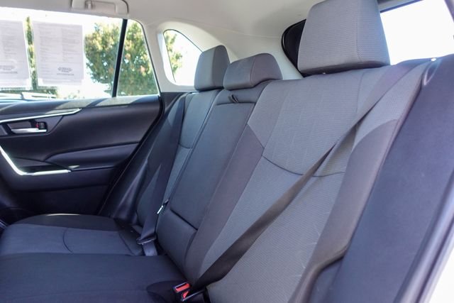 2024 Toyota RAV4 XLE - Photo 28