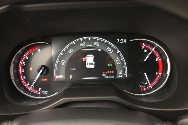 Used 2025 White Toyota XLE image 4