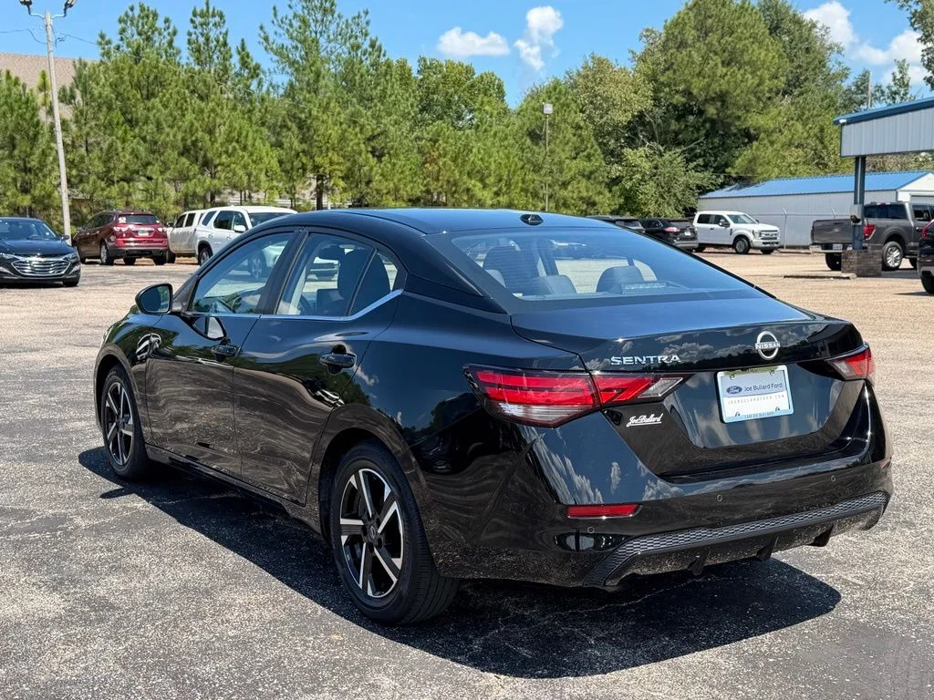 Used 2025 Super Black Nissan SV image 15