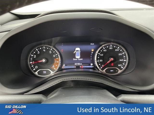 Used 2022 Graphite Gray Jeep Latitude image 11