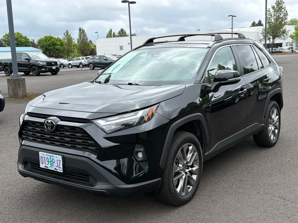 Used 2023 Midnight Black Metallic Toyota XLE Premium image 5