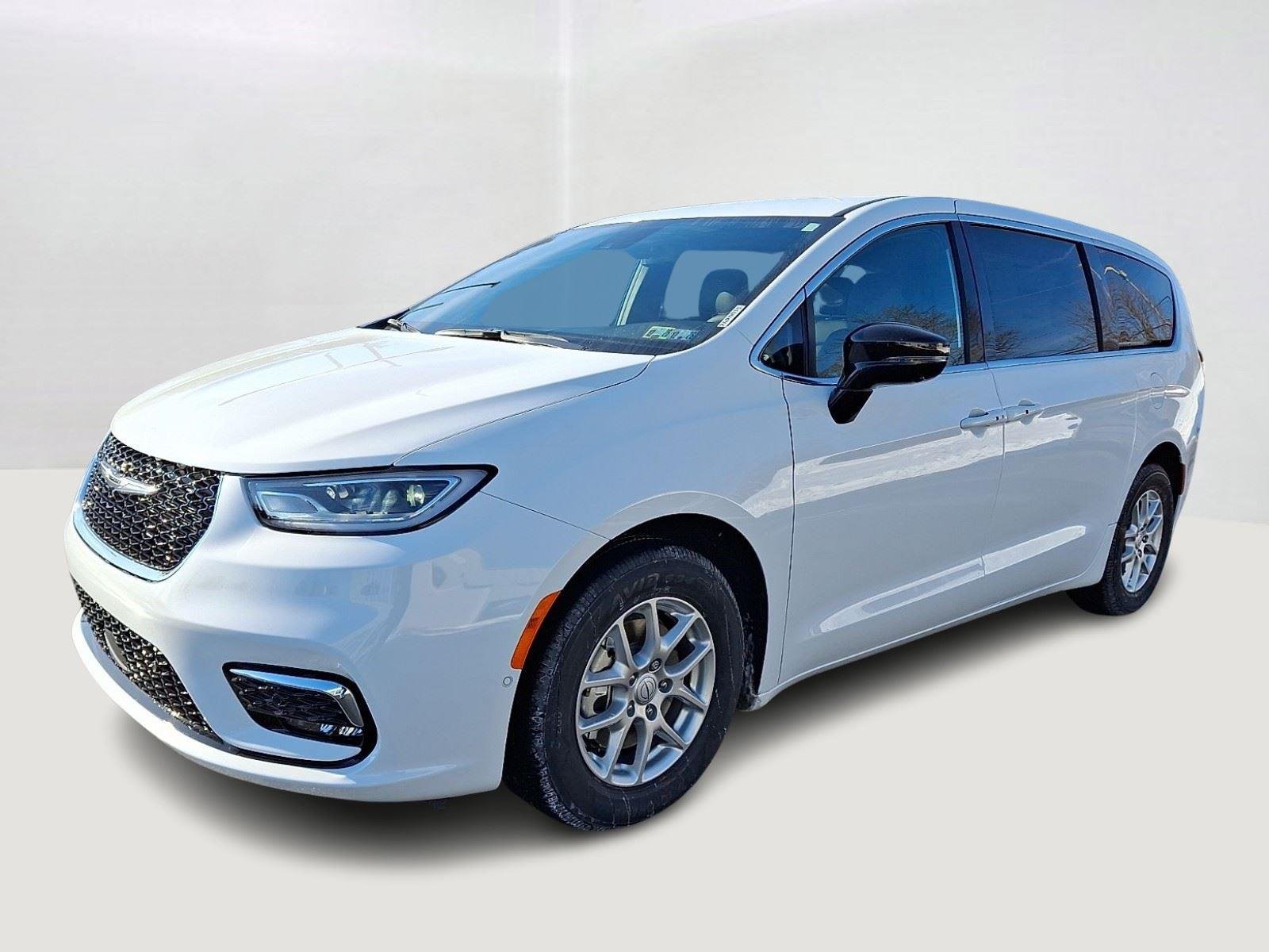 New 2026 Bright White Clear-Coat Exterior Paint Chrysler Select image 2