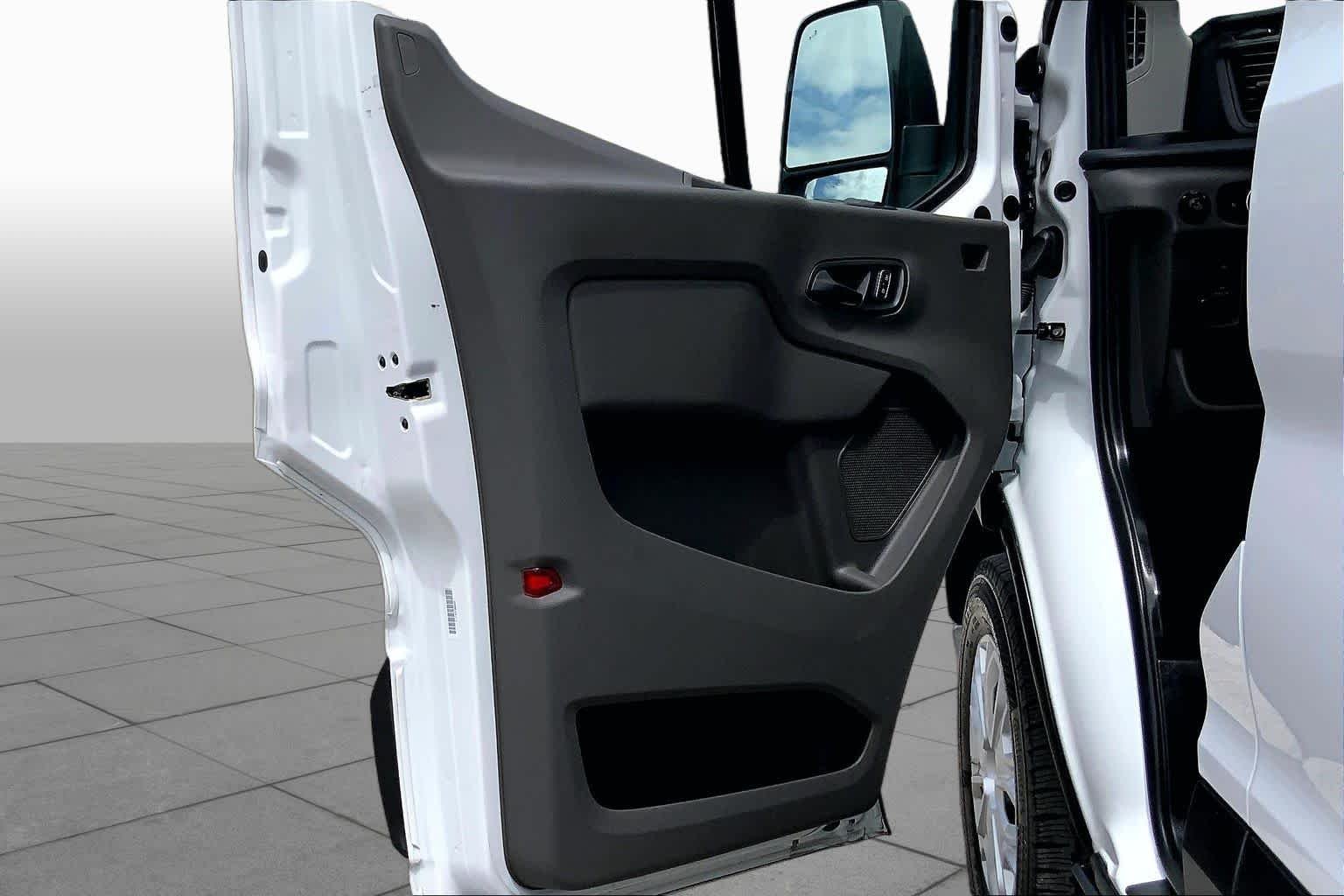 Used 2025 Oxford White Ford XLT image 20