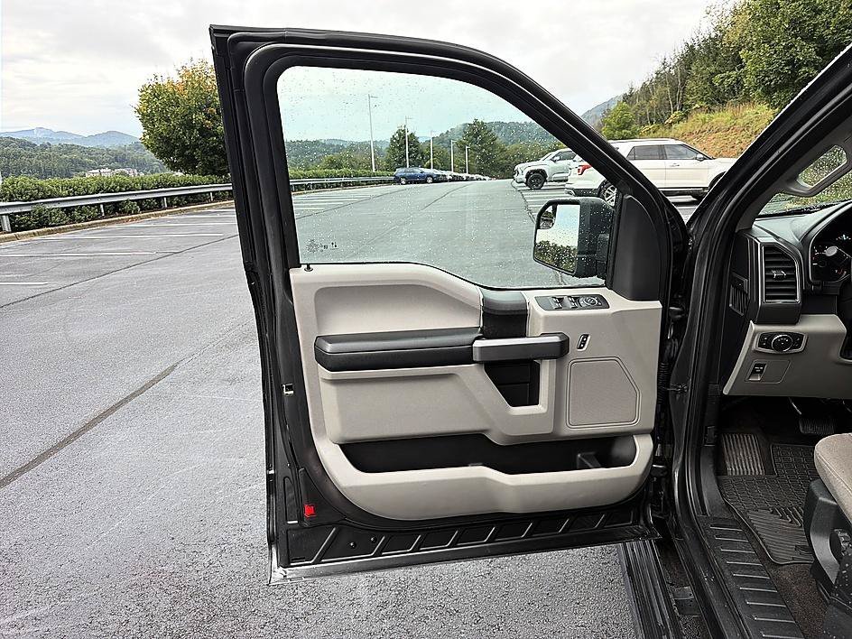 Used 2020 Magnetic Ford XLT image 9