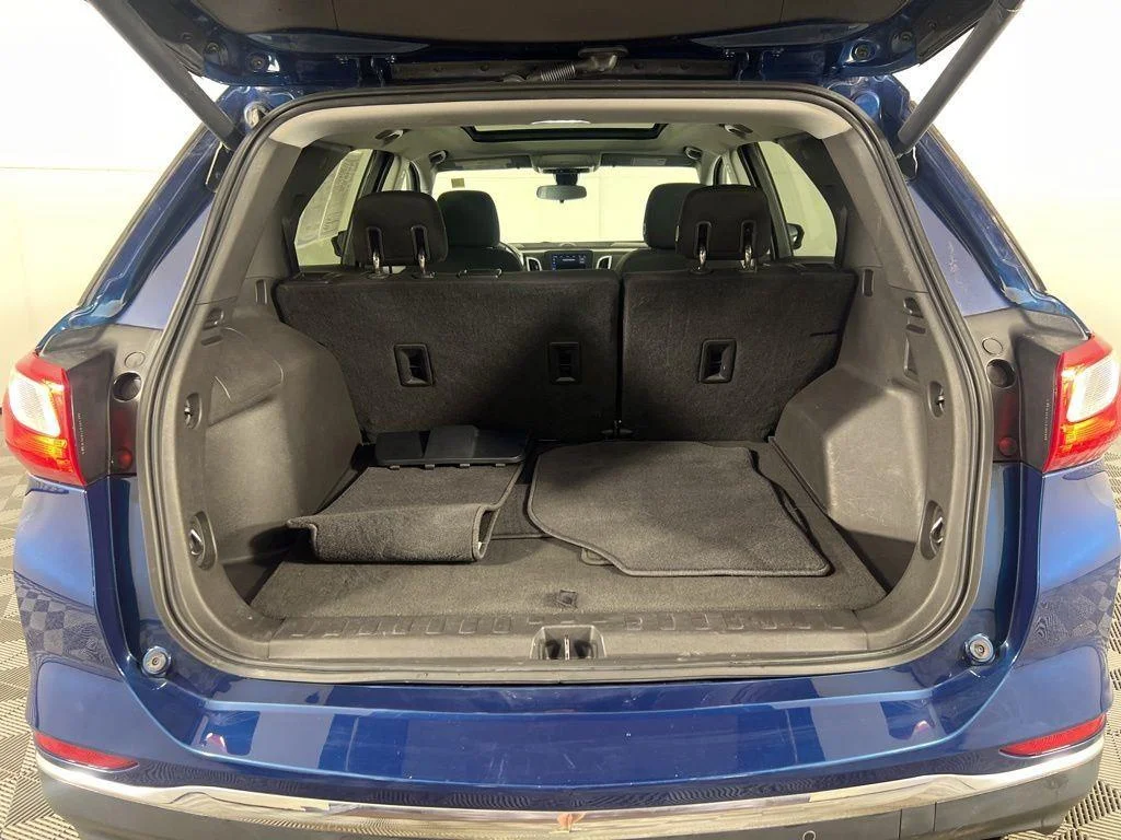 Used 2020 Pacific Blue Metallic Chevrolet LT image 4