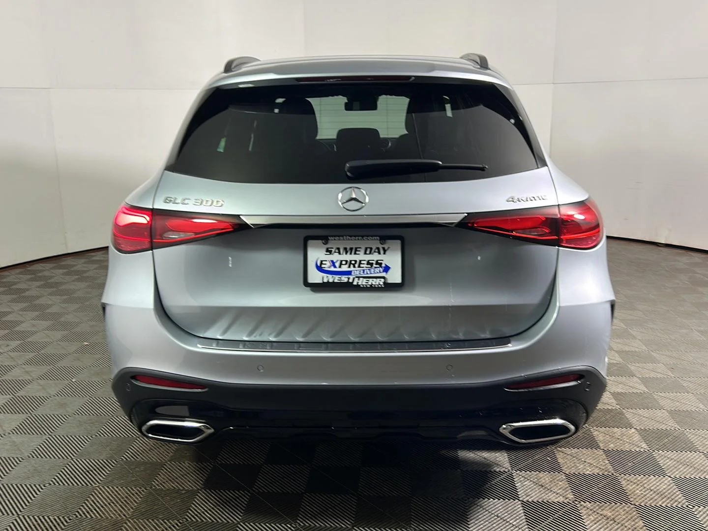 Used 2023 Cirrus Silver Metallic Mercedes-Benz GLC 300 image 8