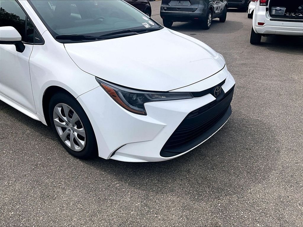 Used 2023 White Toyota LE image 8