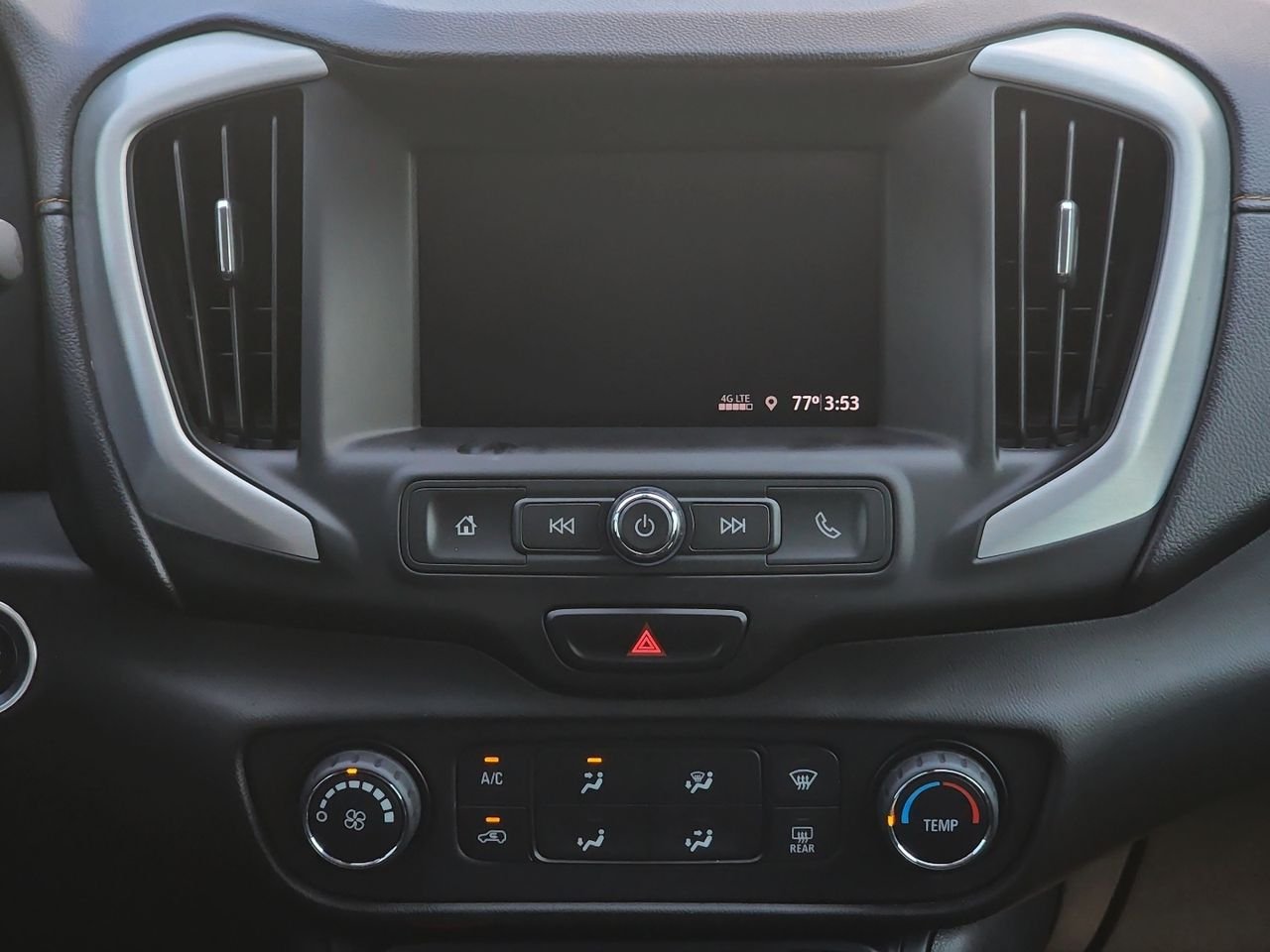 Used 2020 White GMC SLE image 17