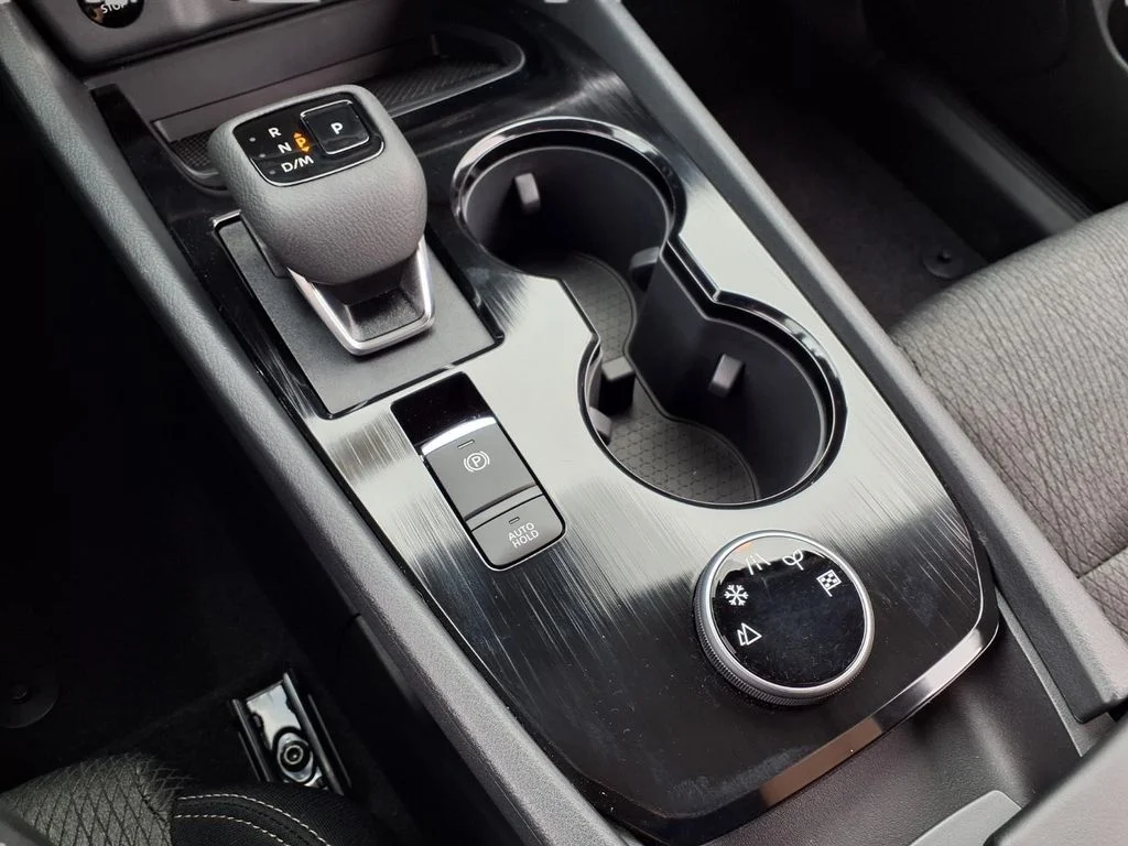 2026 Nissan Rogue SV - Photo 11