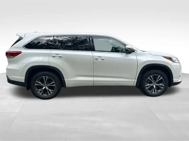 Used 2018 White Toyota LE Plus image 6