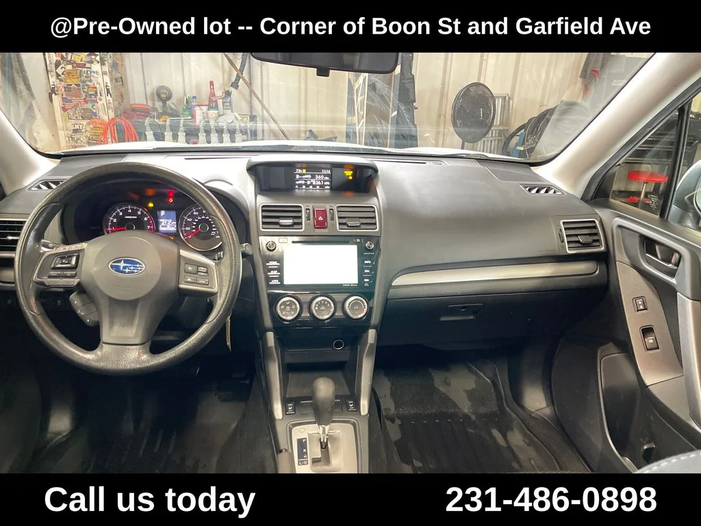Used 2016 Silver Subaru 2.5i Premium image 25