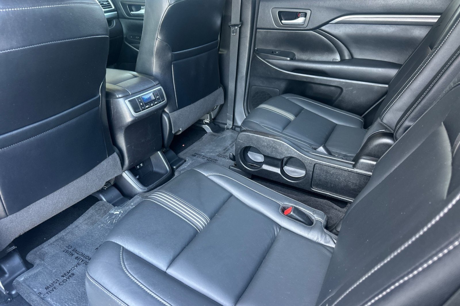 Used 2018 CELESTIAL SILVER MET Toyota SE image 11