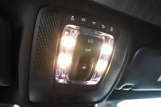 Used 2026 Black Mercedes-Benz GLB 250 image 27