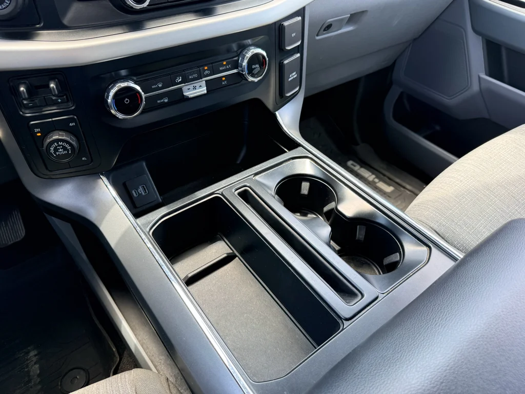 Used 2022 Oxford White Ford XLT image 21