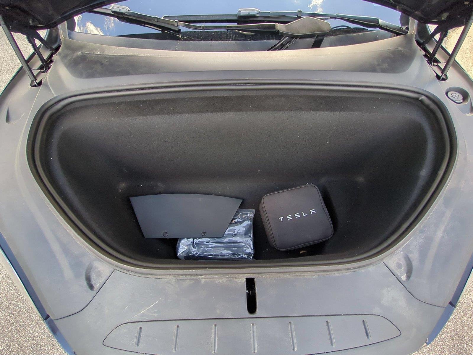 Used 2024  Tesla  image 37