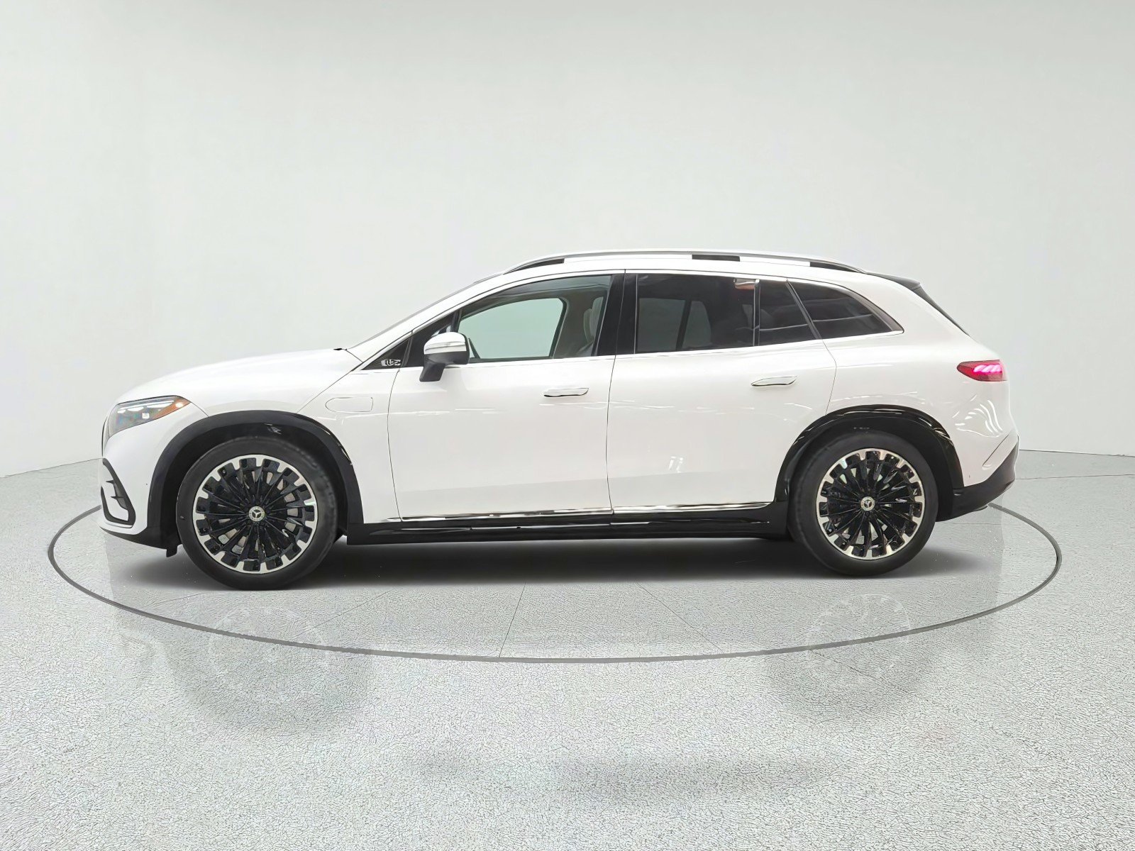 New 2027 Polar White Mercedes-Benz EQS 400 4MATIC® SUV image 8