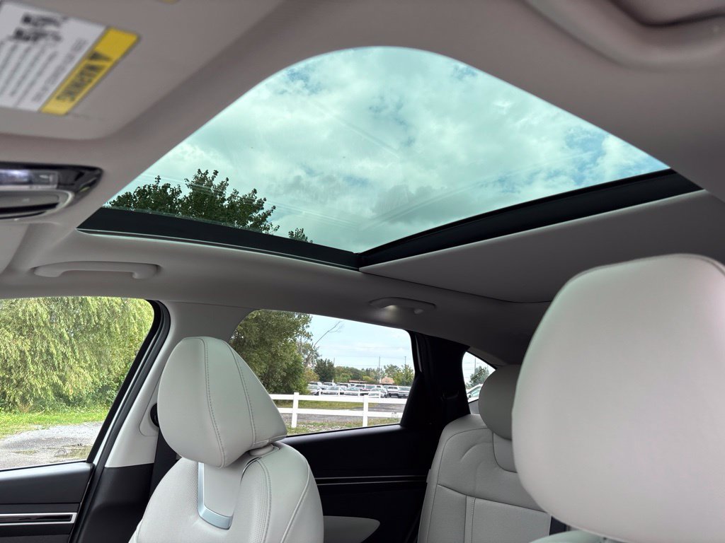 Used 2024 White Hyundai Limited image 20