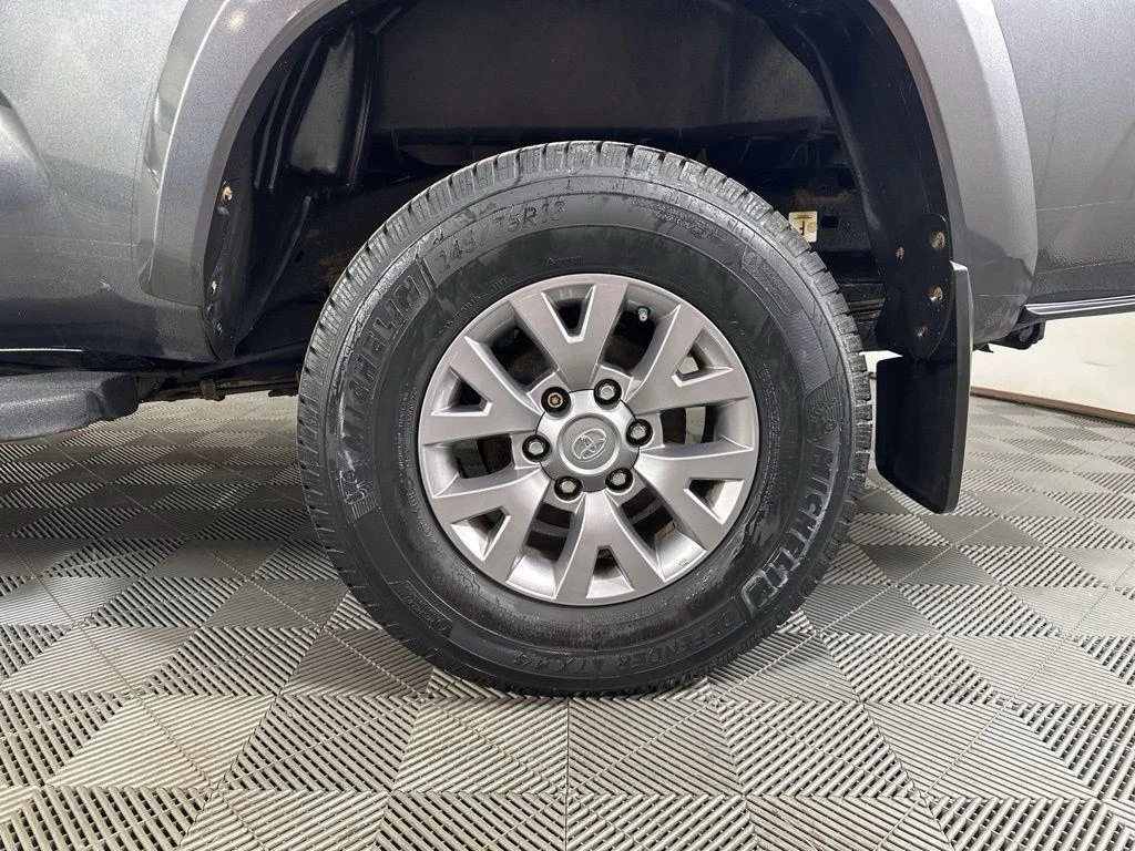 Used 2018 Magnetic Gray Metallic Toyota SR5 V6 image 19