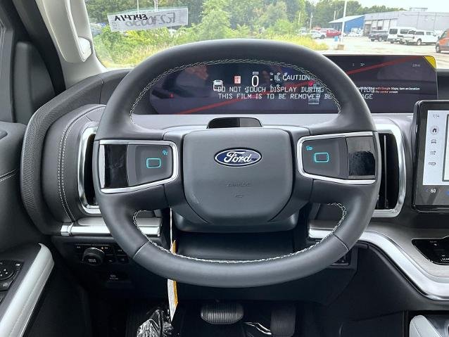 New 2027 Star White Metallic Tri-Coat Ford Platinum image 45