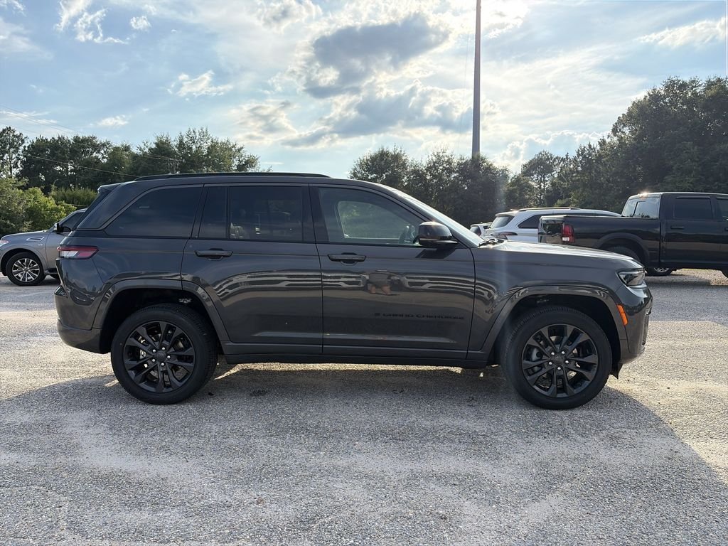 New 2026 Baltic Gray Metallic Clearcoat Jeep Limited Reserve image 6