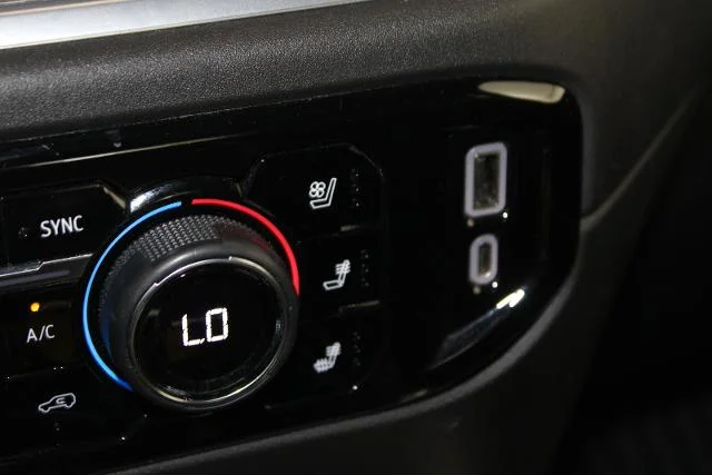 Used 2023 Summit White Chevrolet  image 26