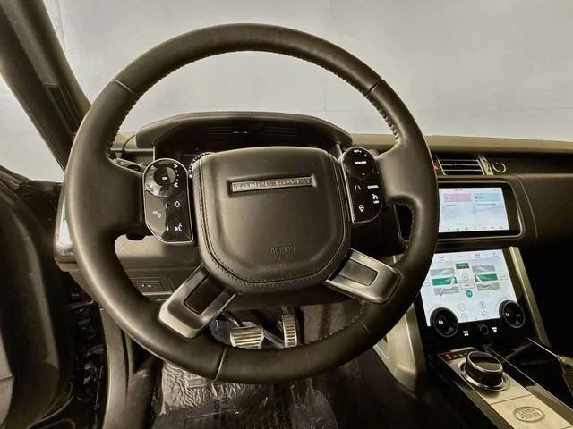 Used 2022 Black Land Rover Westminster image 12