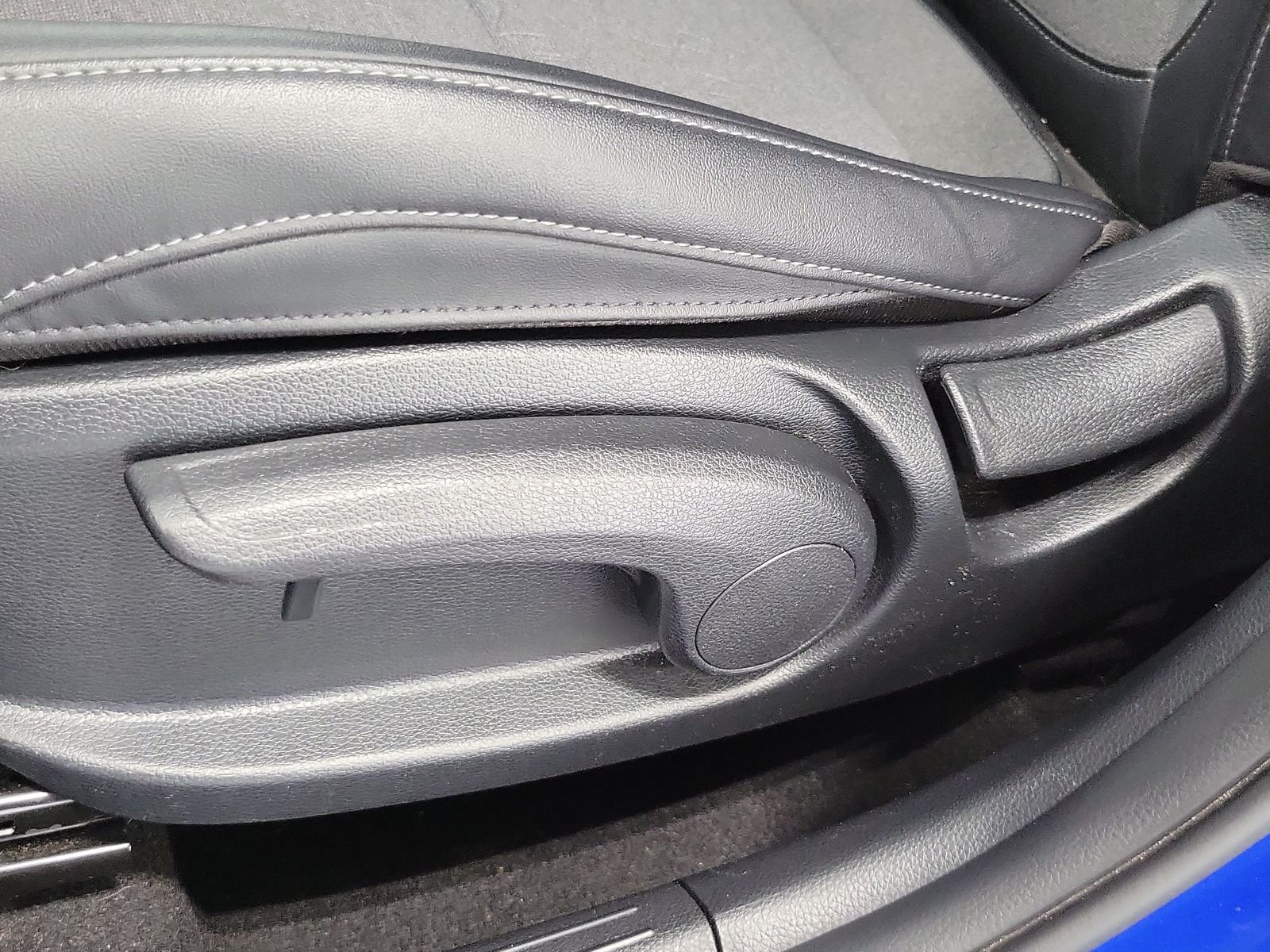 Used 2025 Blue Kia S image 9