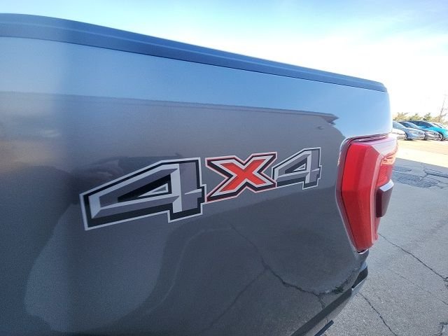 Used 2022 Gray Ford XLT image 9