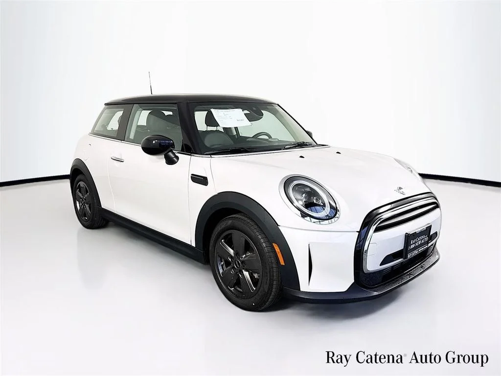 2023 MINI Hardtop Cooper's photo