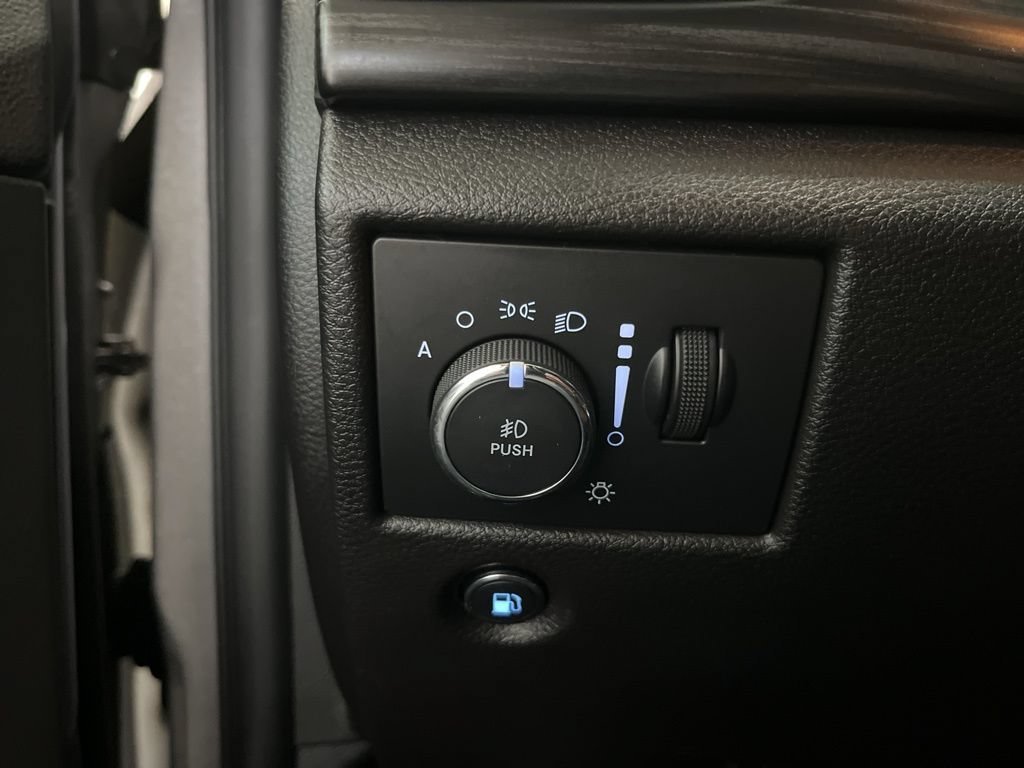 2019 Jeep Grand Cherokee Altitude - Photo 12