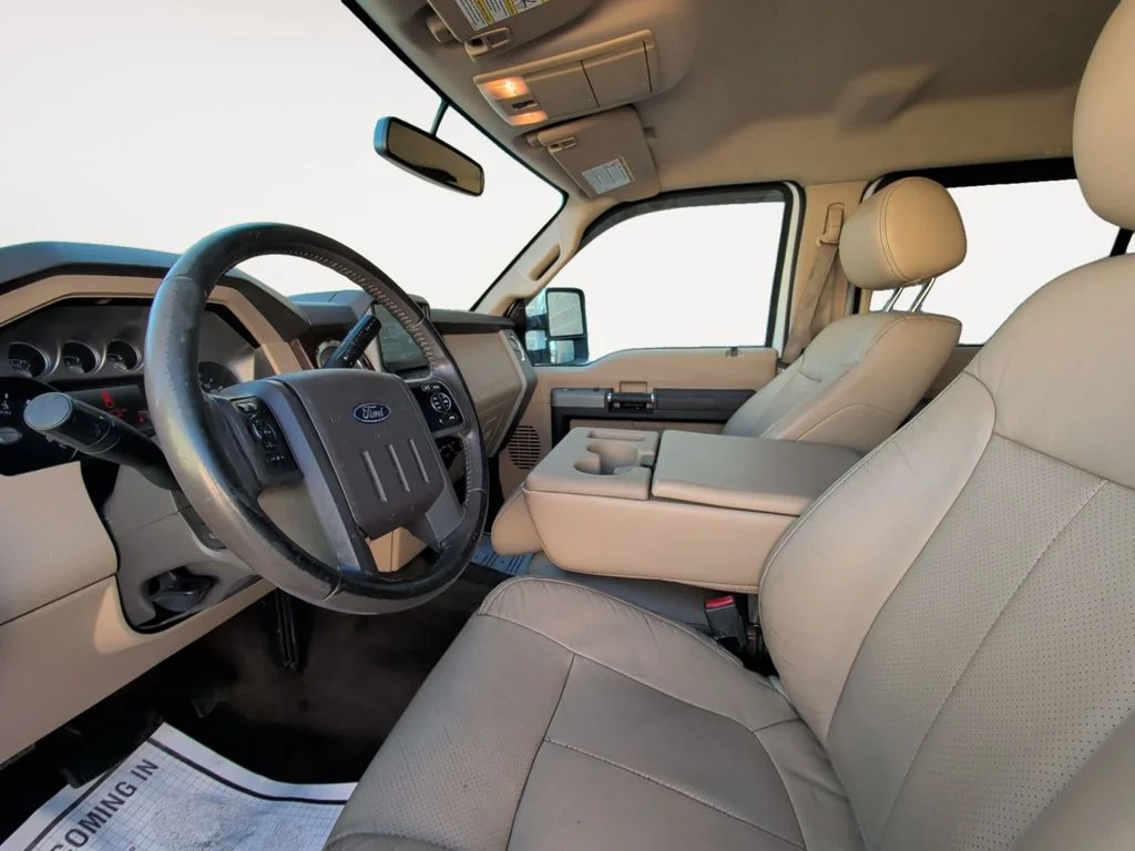Used 2015 White Ford Lariat image 9