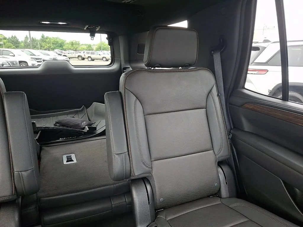 Used 2024 Black Chevrolet High Country image 21