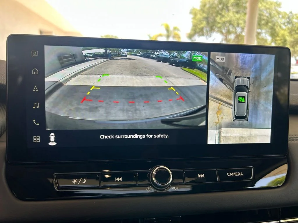 New 2026 Black Mitsubishi SE image 15