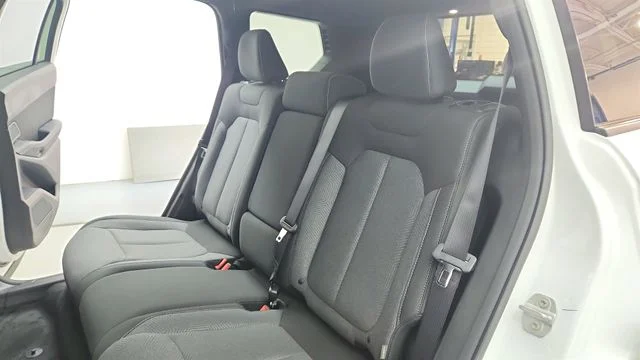 New 2026 Bright White Clear-Coat Exterior Paint Jeep Laredo image 19