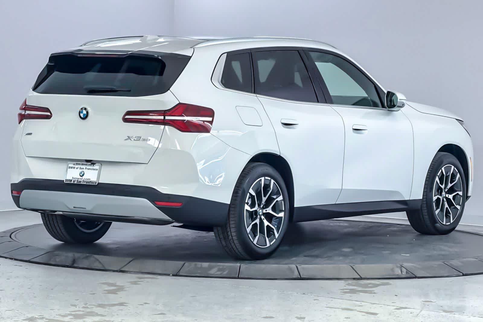 New 2026 Alpine White BMW 30 xDrive image 2