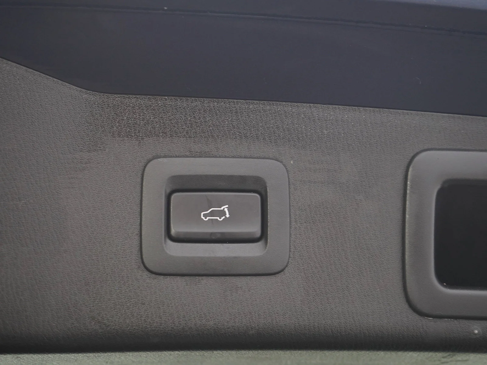 Used 2020 Deep Crystal Blue Mica Mazda Touring image 11