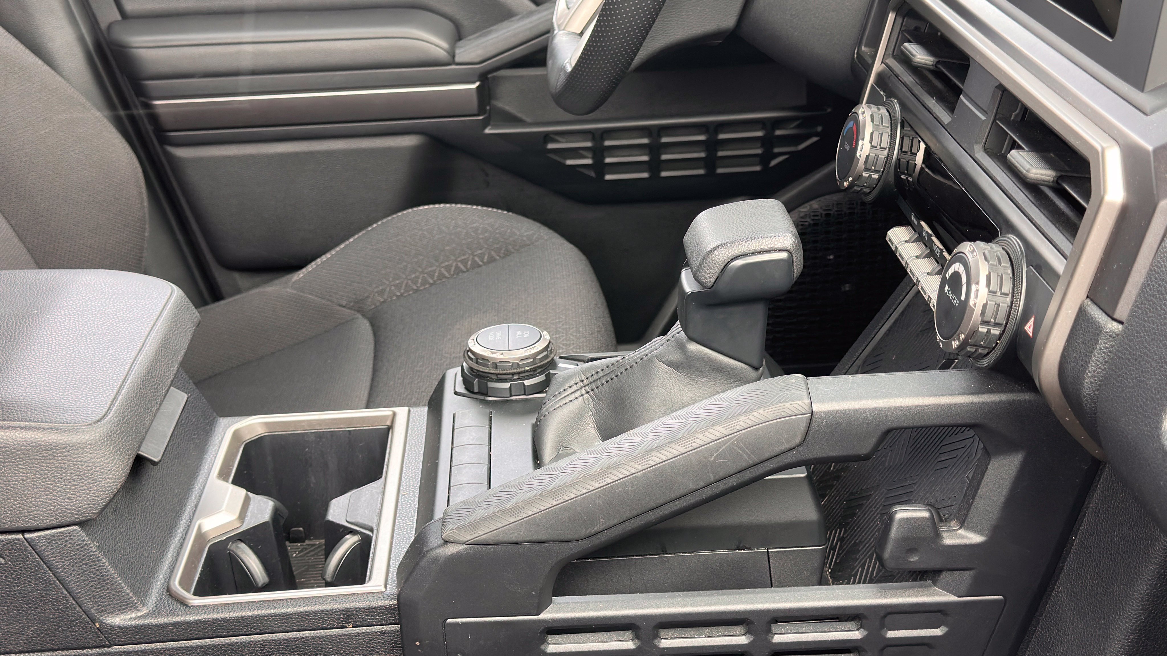 Used 2025 Silver Toyota SR5 image 9