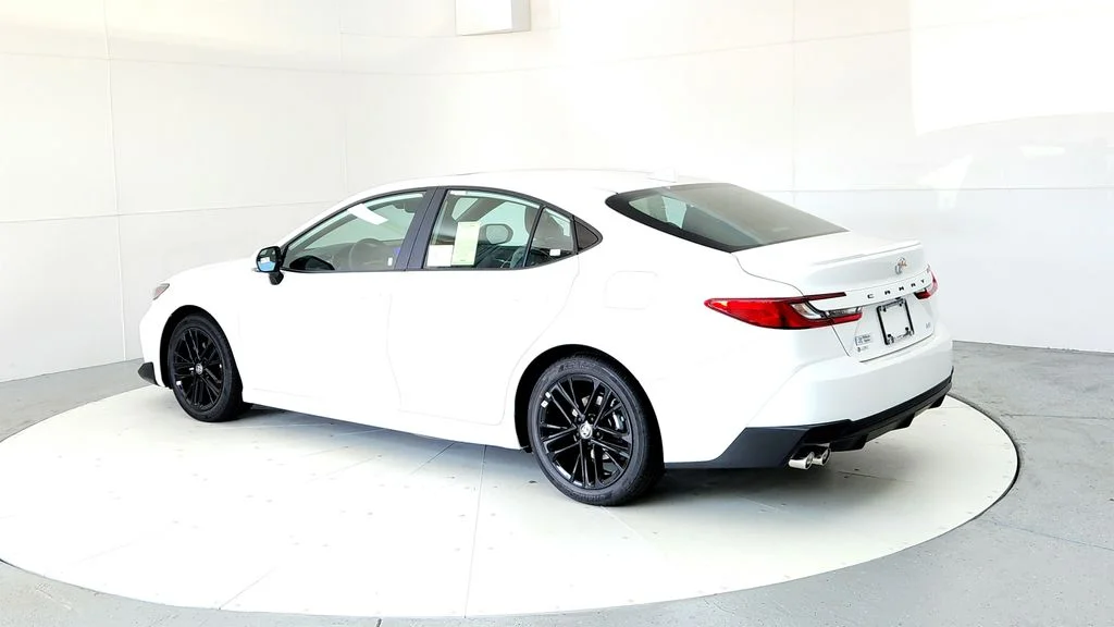 New 2026 Ice Cap Toyota SE image 4