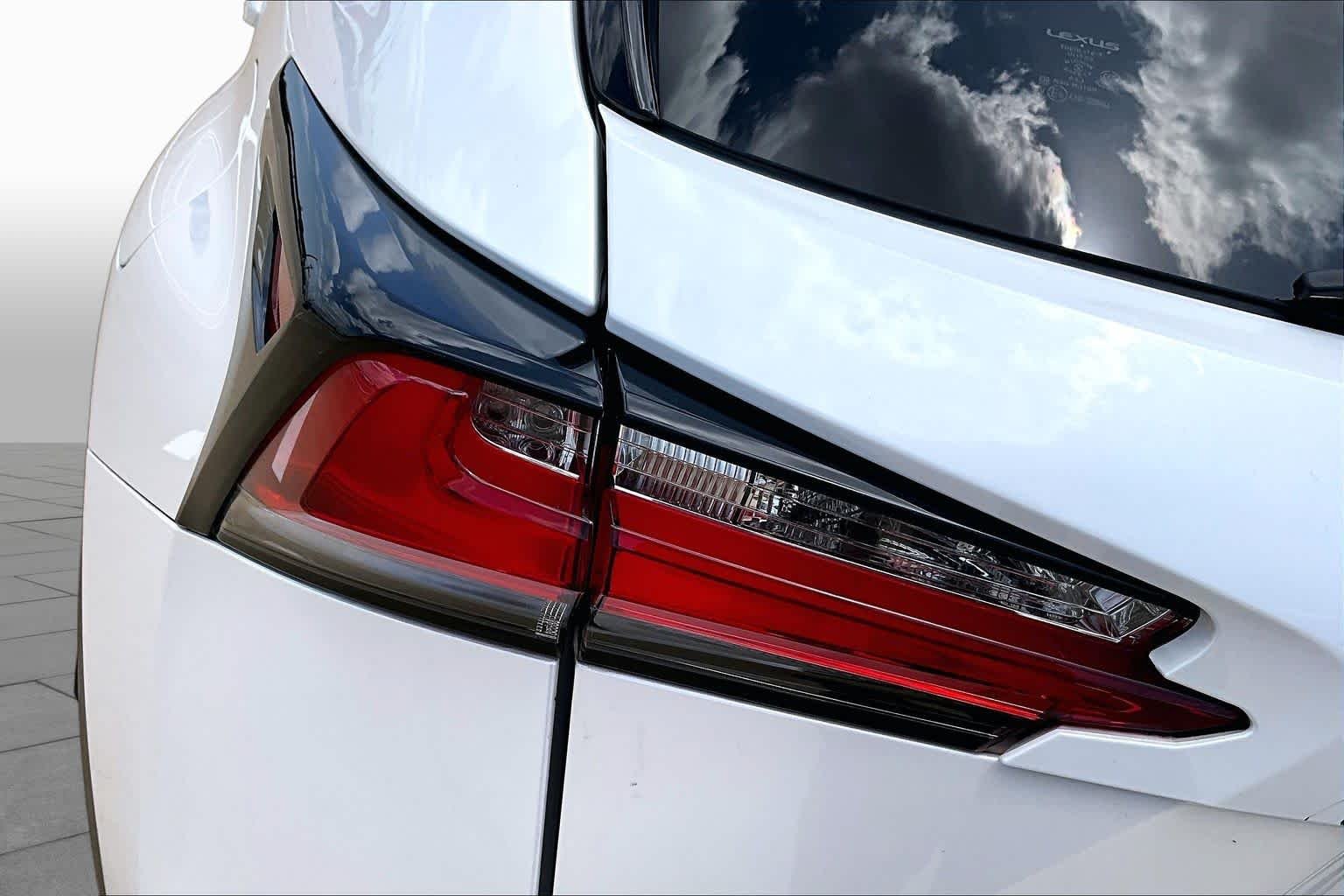 Used 2016 Eminent White Pearl Lexus  image 29